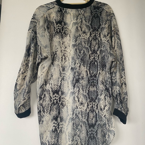 Zara Basic Snakeskin V-Neck Tunic, Size M - Picture 6 of 9